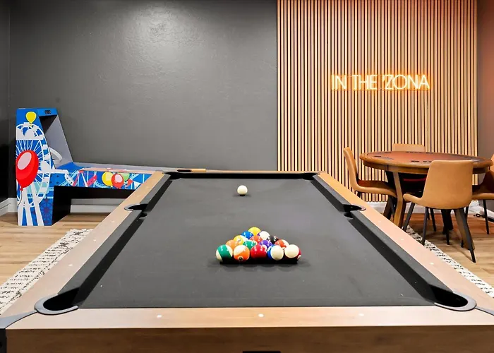 Holiday home Sport Court Pool Hot Tub Pool Table Fire Pit Games *